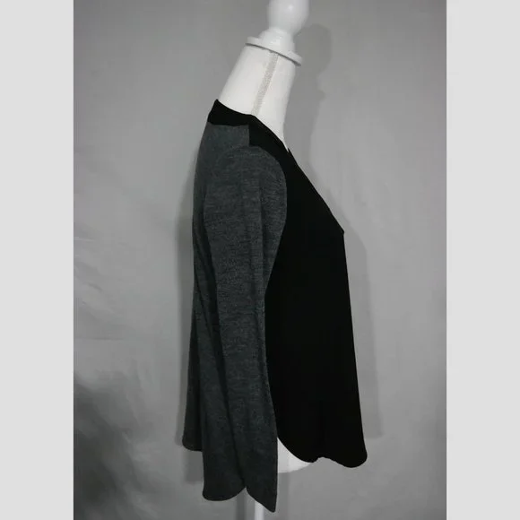Loft XS Petite Black and Heather Gray Long Sleeve V-neck - Picture 3 of 5